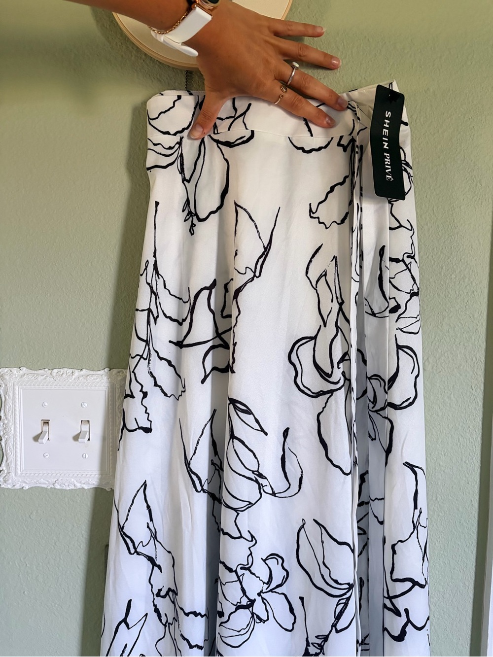 SHEIN White Maxi wrap Skirt with Black Floral Sketch Print